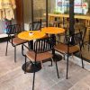 Bộ 1 Bàn 2 Ghế Cafe 9 Lá Lót Nệm Mới 99%