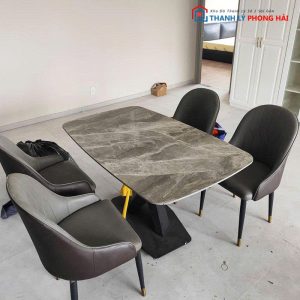 Bộ Bàn Ăn Mặt Đá Kèm 4 Ghế Da Cũ