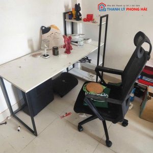 Bộ Bàn Ghế Làm Việc Kèm Ghế Xoay Lưng Lưới Cũ