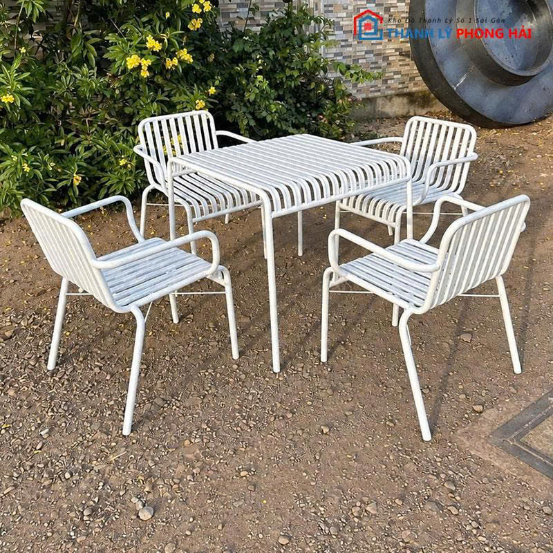 bo-ban-ghe-sat-cafe-san-vuon Bộ Bàn Ghế Sắt Cafe Sân Vườn Mới 99%