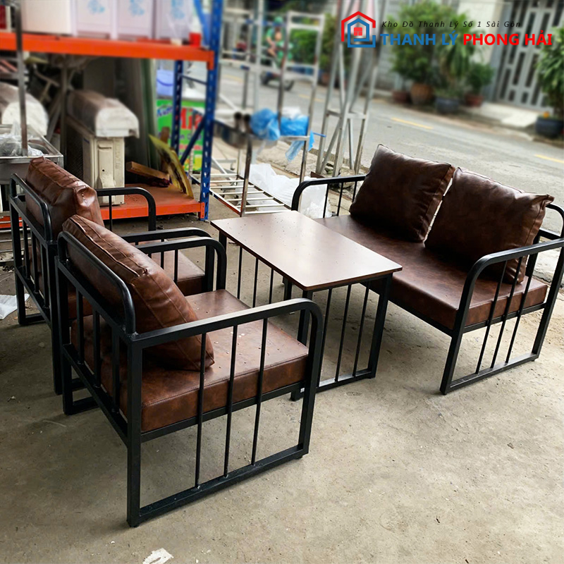 bo-sofa-cafe-khung-sat-dem-da-2 Bộ Sofa Cafe Khung Sắt Đệm Da Mới 99%