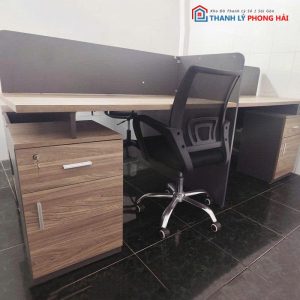 Cụm Bàn Làm Việc 4 Người 2m4 Có Vách Ngăn Cũ