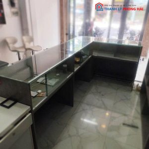 Quầy Bán Hàng 2m57 Nan Dọc Kèm Tủ Kiếng Cũ