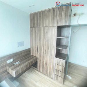 Tủ Quần Áo Kịch Trần Cũ Kèm Kệ Trưng Bày