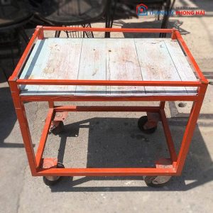Xe Đẩy Khung Sắt Mặt Gỗ Cũ Có Bánh Xe