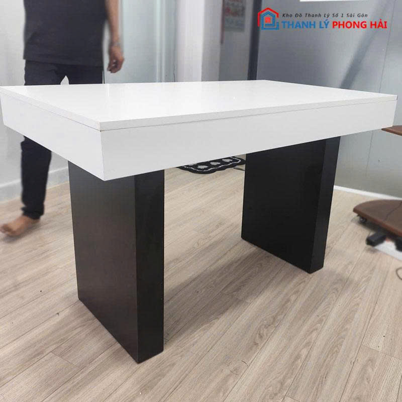 ban-truong-phong-1m2-phoi-mau-2 Bàn Trưởng Phòng 1m2 Phối Màu Trắng Đen Cũ