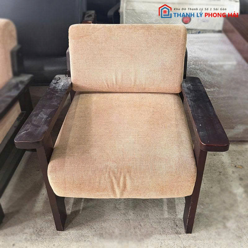 bo-ban-tra-kem-ghe-sofa-khung-go-3 Bộ Bàn Trà Kèm Ghế Sofa Khung Gỗ Bọc Vải Cũ