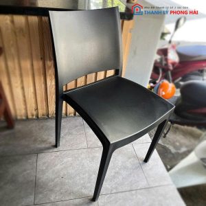 Bộ Bàn Tròn Chân Gang Đúc Kèm Ghế Nhựa Cũ