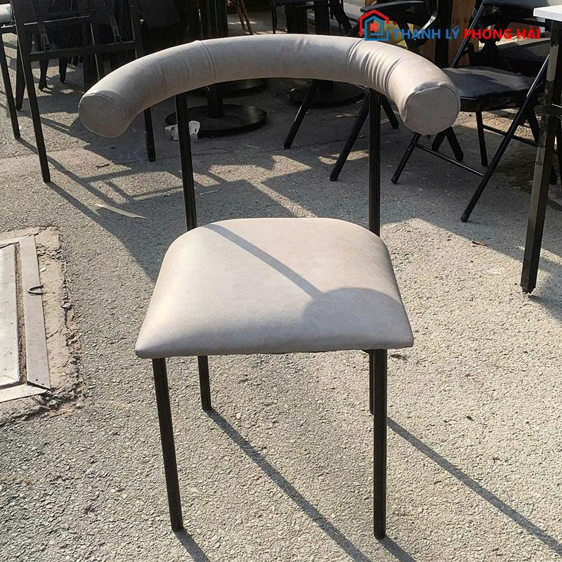 ghe-cafe-dem-da-cu-khung-sat-2 Ghế Cafe Đệm Da Cũ Khung Sắt