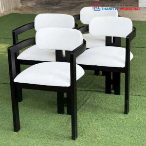 Ghế Cafe Đệm Trắng Khung Gỗ Đen Mới 99%