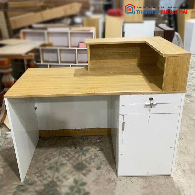 quay-le-tan-chu-l-go-mdf-phoi-trang-1 Quầy Lễ Tân Chữ L Gỗ MDF Phối Trắng Mới 99% (Nhiều Màu)