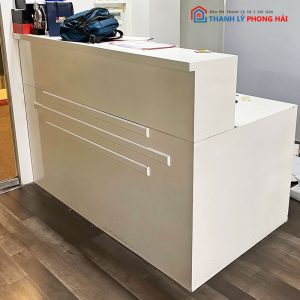 Quầy Tiếp Tân Văn Phòng Màu Trắng Cũ